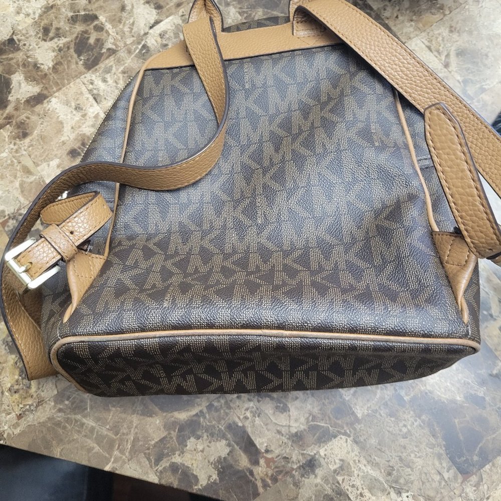 Michael kors back pack